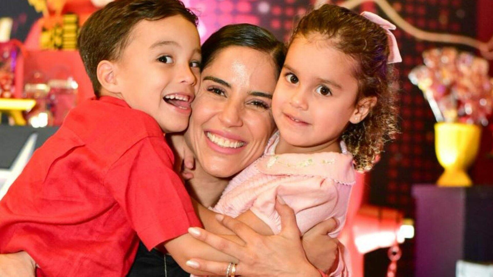 Ao lado da família, Camilla Camargo celebra aniversário de 5 anos do filho Joaquim