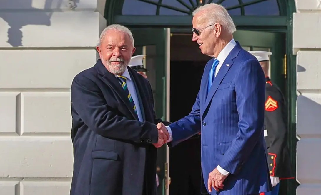 Lula diz a Biden que Brasil quer acesso a atas na Venezuela para reconhecer resultado