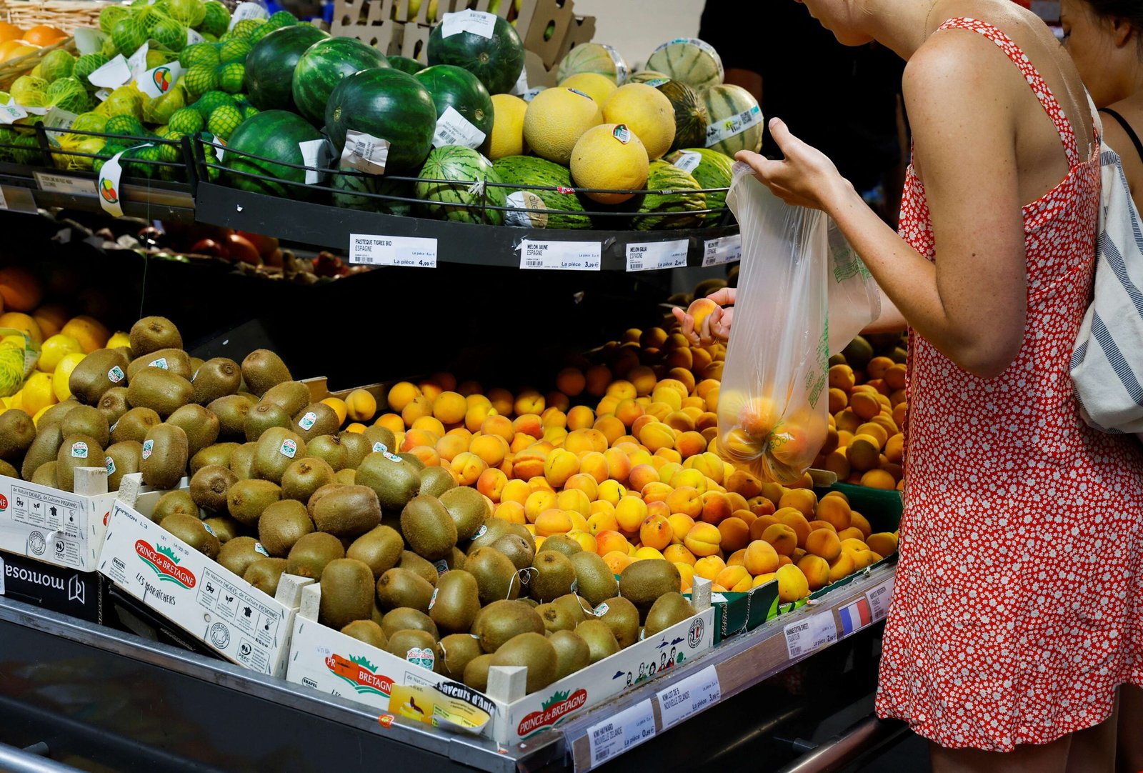 Vendas no varejo da zona do euro caem 0,3% em junho ante maio