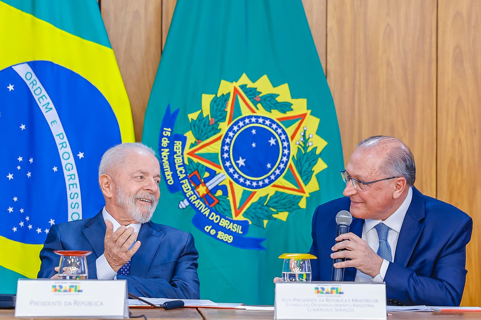 Em reunião com empresários no Planalto, Lula brinca: “Até Alckmin passou entusiasmo”