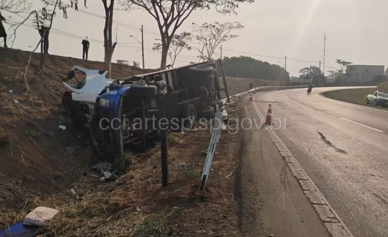 Caminhoneiro morre após tombar na Rodovia Washington Luís, em Mirassol