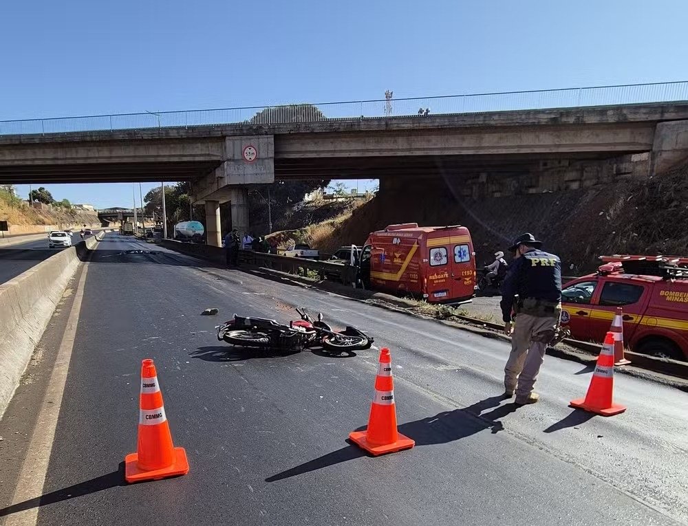 Motociclista morre em acidente com caminhão na BR-365, em Uberlândia