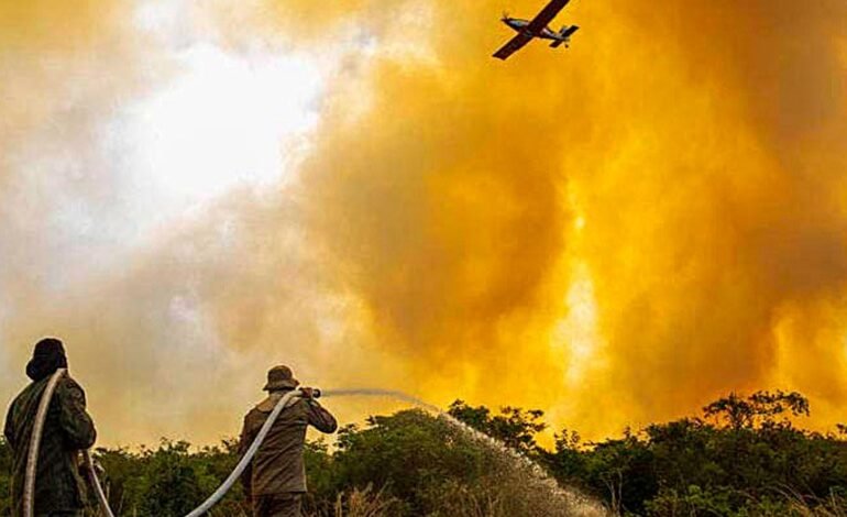 país pede ajuda à Europa em meio a incêndios florestais