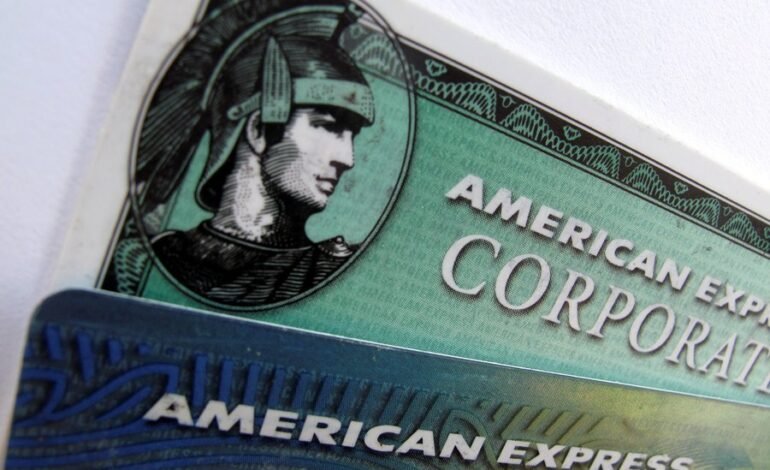 AmEx tem resultado acima do previsto apoiada em controle de custos