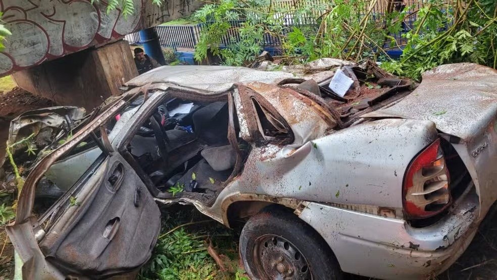 Homem de 25 anos morre após capotamento e queda de viaduto em Uberlândia (MG)