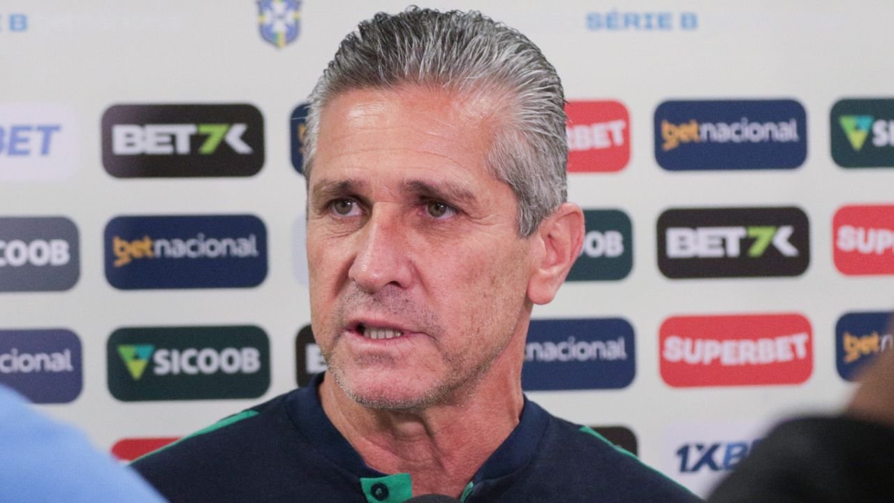 com melhor aproveitamento, Jorginho fala sobre futuro