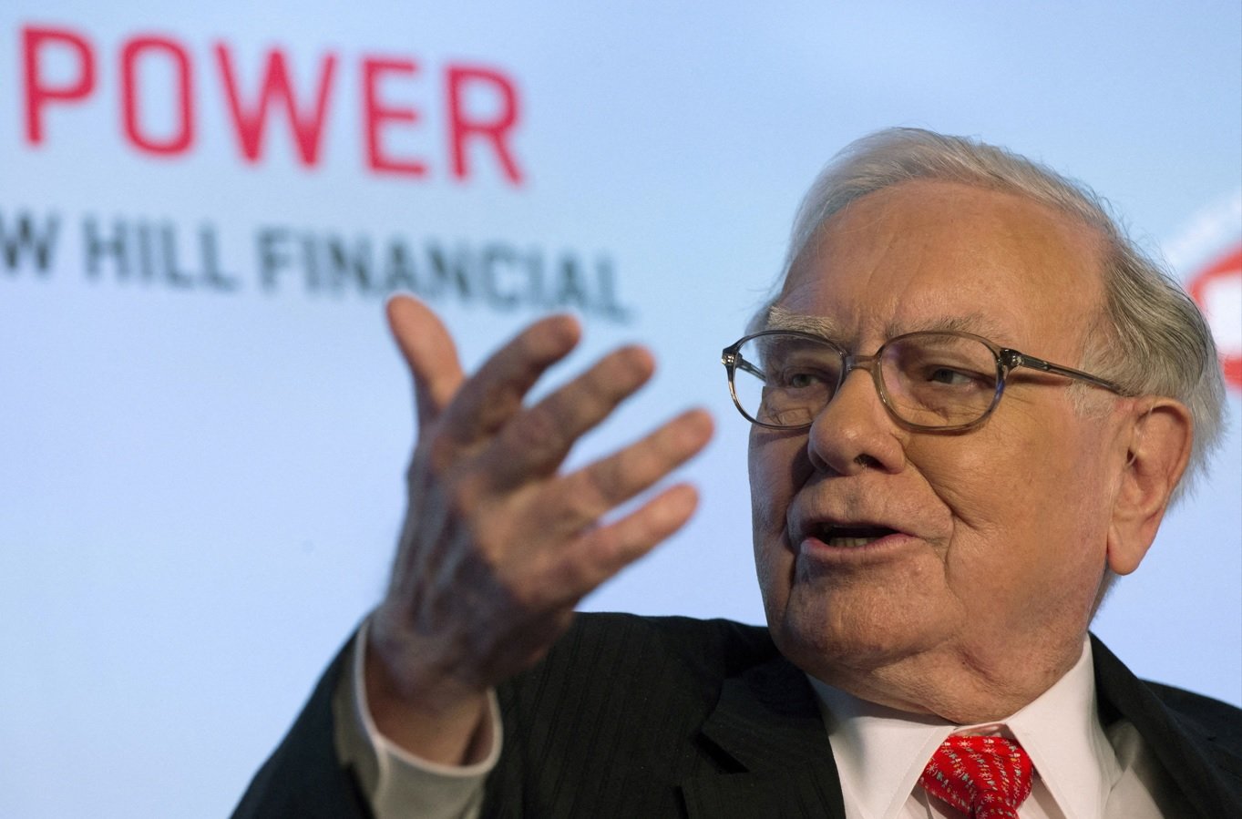 Berkshire, de Buffett, reduz fatia no Nubank e compra ação da Domino’s; ativos reagem