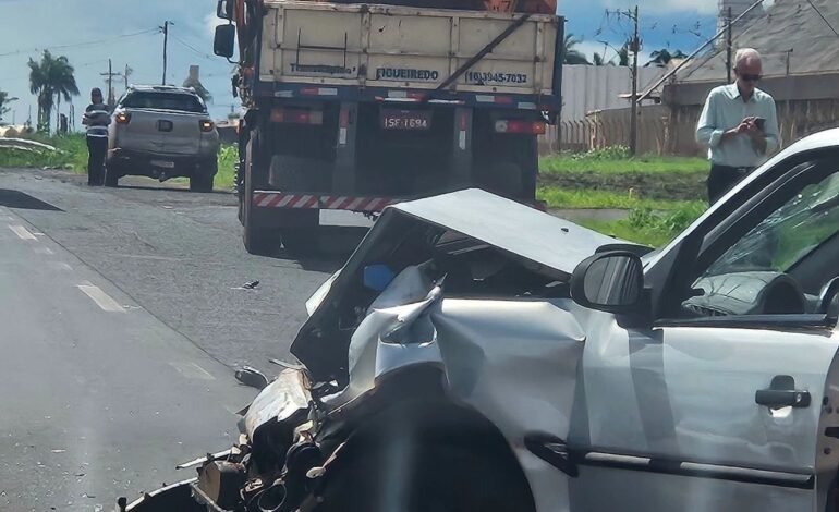 Colisão na BR-364 próximo ao viaduto de Frutal deixa quatro feridos