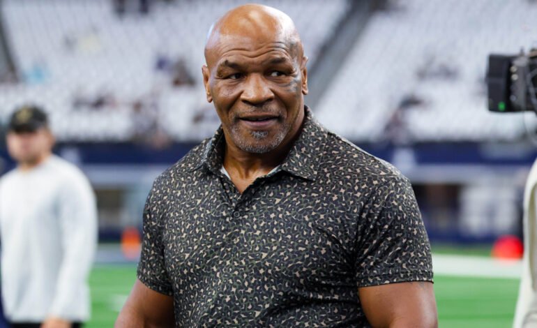 Mike Tyson no ATT Stadium.